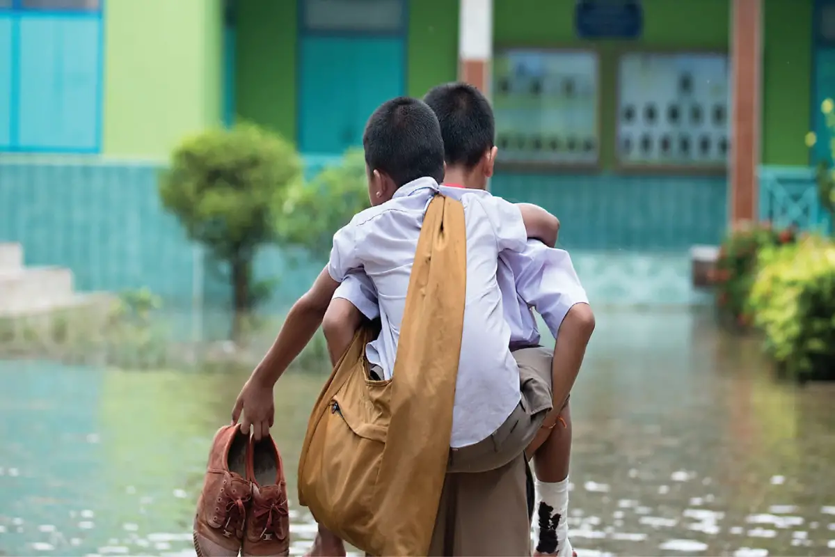 Students in Flood